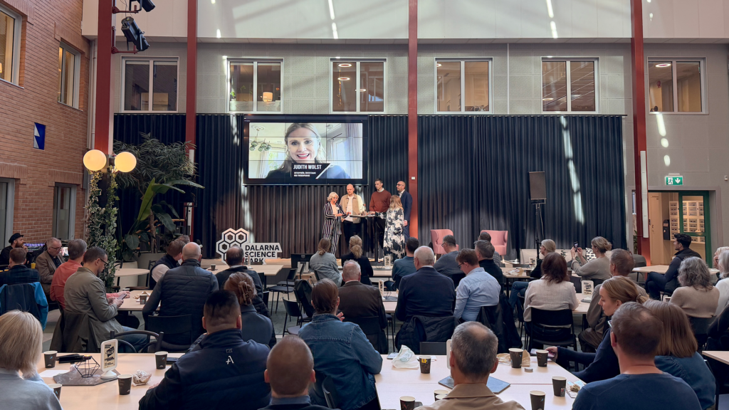 Dalarna Talks den 7 maj på Dalarna Science Park med många i publiken och Judith Wolst live